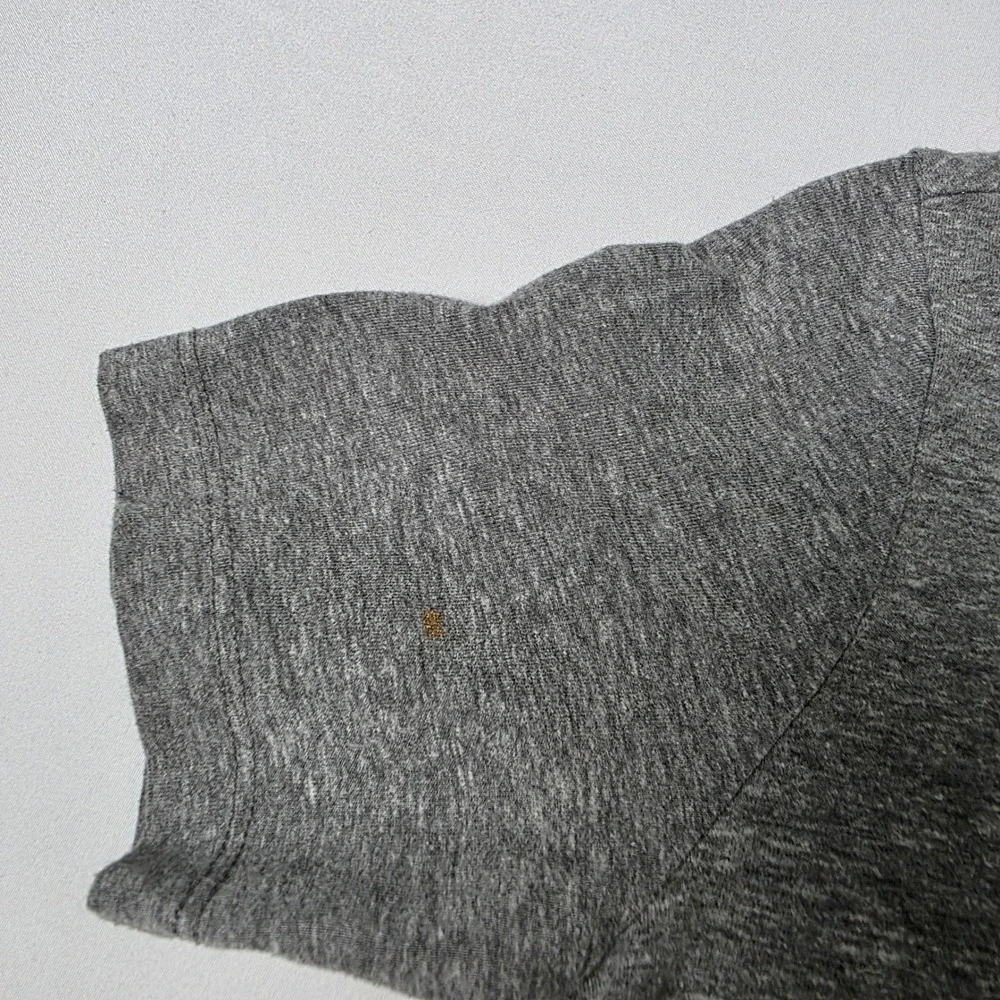 OshKosh B'gosh Graphic T-Shirt Boys Size 8 Gray Short Sleeve Logo Tee
